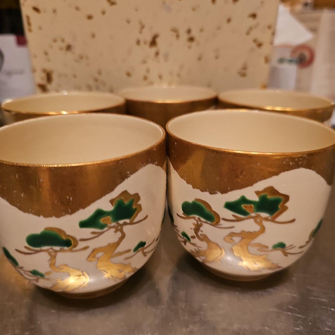 老舗漆器店象彦の黒鶴金蒔絵 菊形菓子鉢（幅19．5㌢高9．5